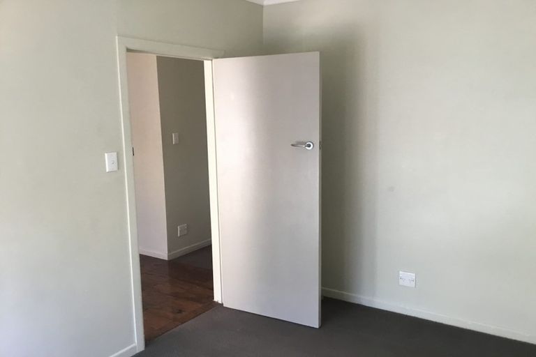 Photo of property in 20 Dallinghoe Crescent, Milford, Auckland, 0620