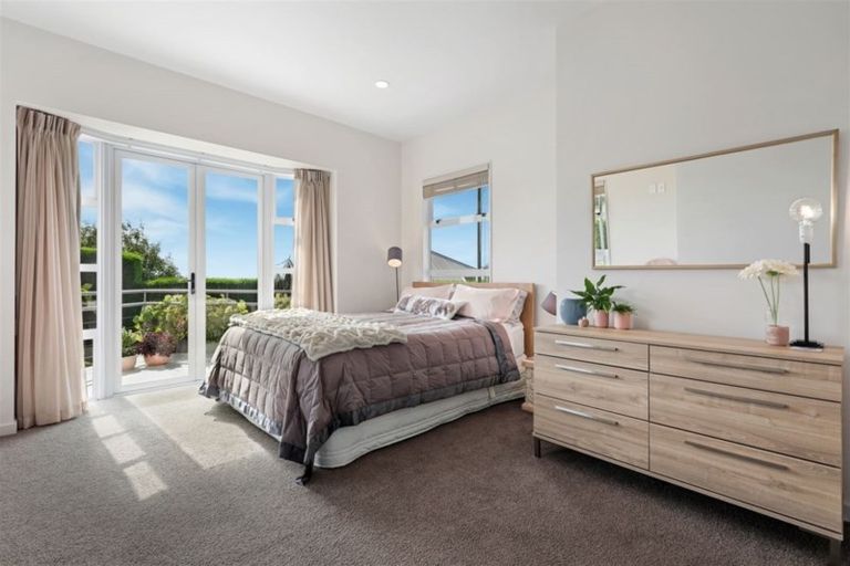 Photo of property in 1/5a Madeley Road, Mount Pleasant, Christchurch, 8081