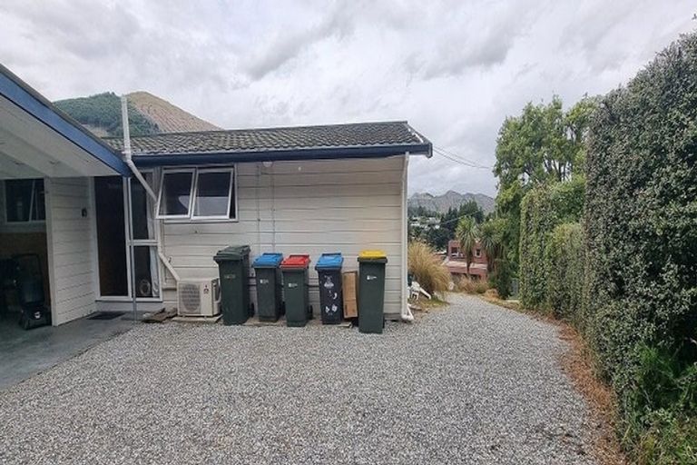 Photo of property in 51 Mcchesney Road, Arthurs Point, Queenstown, 9371