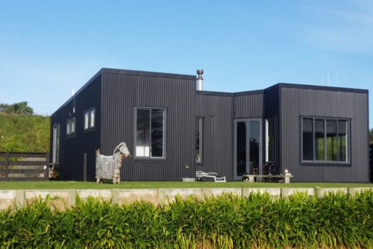 Photo of property in 21 Golf Vue Place, Castlecliff, Whanganui, 4501