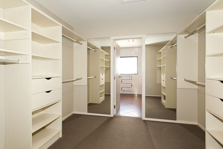 Photo of property in 13 Keating Rise, Northcross, Auckland, 0632