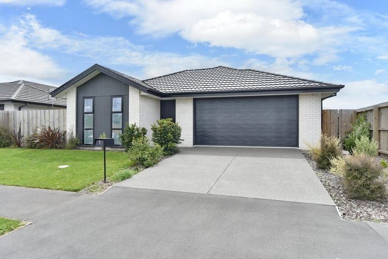 Photo of property in 5 Bill Hammond Drive, Belfast, Christchurch, 8051