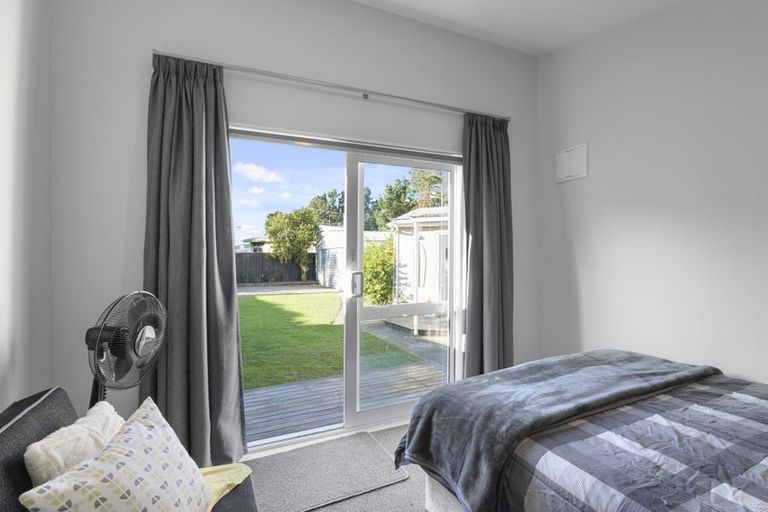 Photo of property in 15 South Crescent, Amberley, 7481