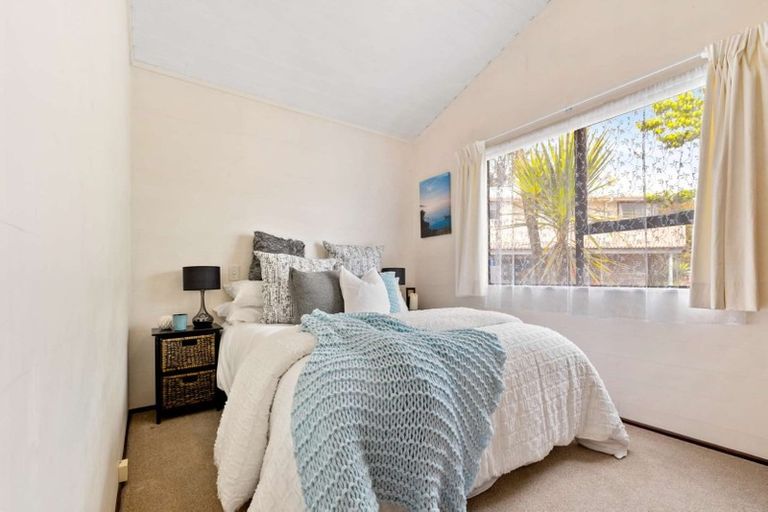 Photo of property in 1/123 Spinella Drive, Bayview, Auckland, 0629