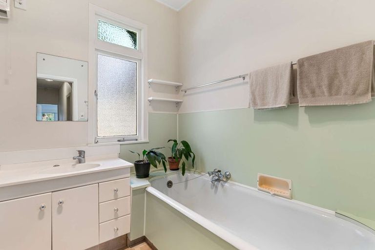 Photo of property in 55 Great North Road, Saint Johns Hill, Whanganui, 4501