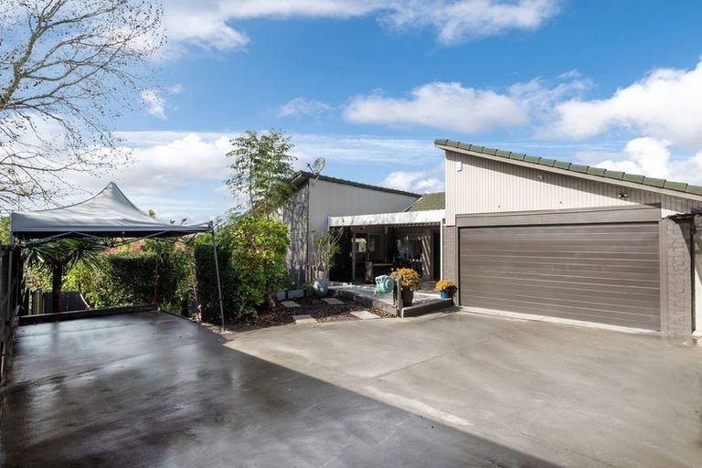Photo of property in 127 Oaktree Avenue, Browns Bay, Auckland, 0630