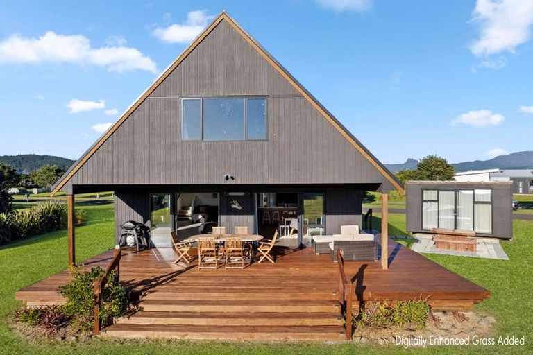 Photo of property in 135 Harbour Drive, Matarangi, Whitianga, 3592