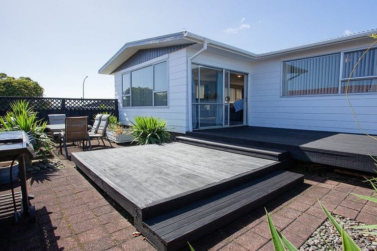 Photo of property in 34 Clifton Drive, Waitara, 4320