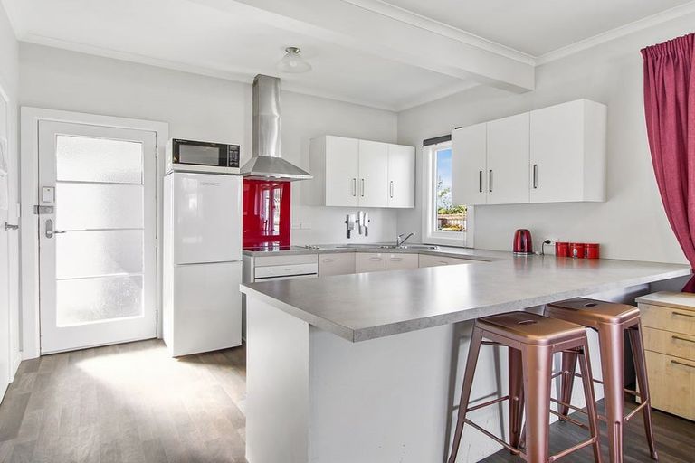 Photo of property in 30 Parsonage Road, Waimate, 7924