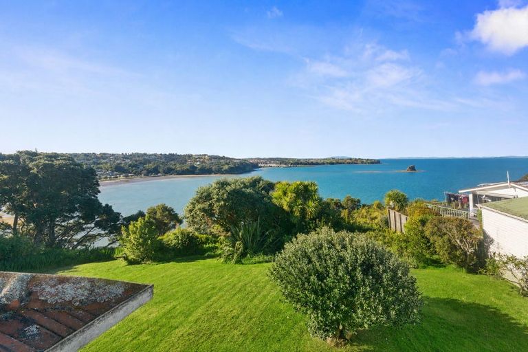 Photo of property in 79 Tiri Road, Tindalls Beach, Whangaparaoa, 0930