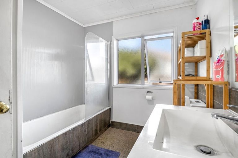 Photo of property in 4 Roosevelt Road, Western Heights, Rotorua, 3015