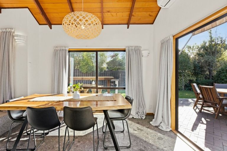 Photo of property in 3a Tauroa Road, Havelock North, 4130