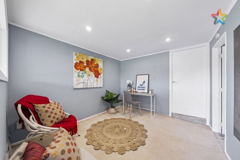 Photo of property in 80 Mulberry Street, Normandale, Lower Hutt, 5010