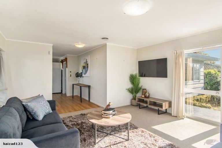 Photo of property in 27b Sutton Crescent, Papakura, 2110