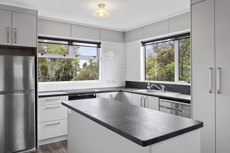 Photo of property in 1 Totara Terrace, Inglewood, 4330