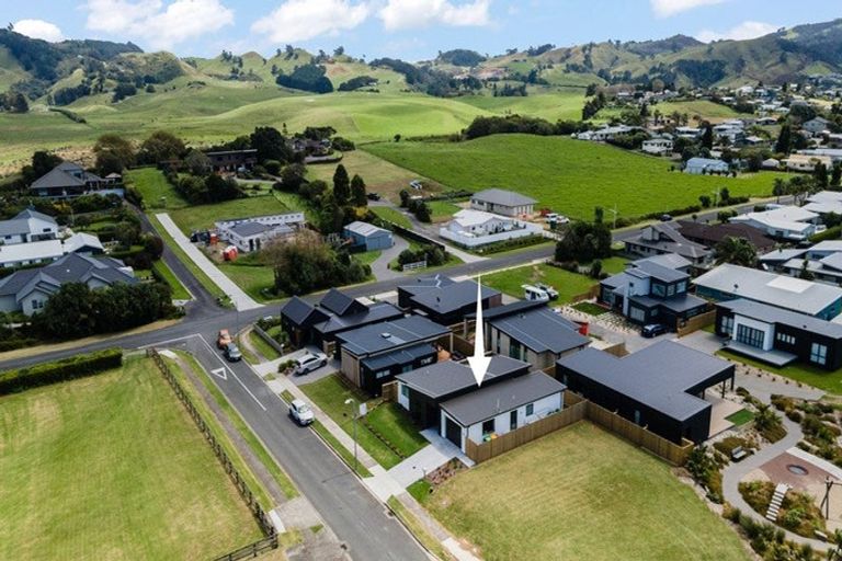 Photo of property in 5 Seafoam Place, Waihi Beach, 3611