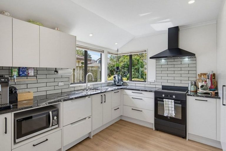Photo of property in 166 Milne Drive, Paraparaumu, 5032