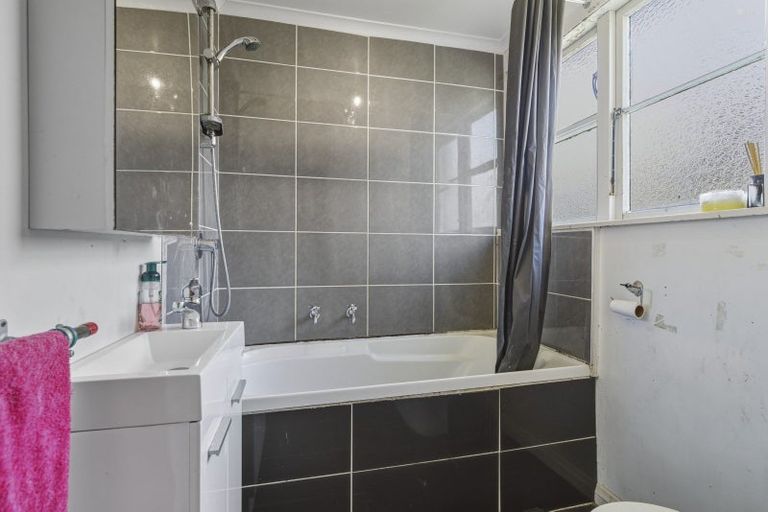 Photo of property in 18 Rennie Street, Green Island, Dunedin, 9018