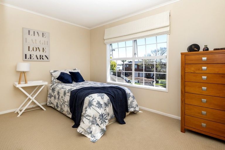 Photo of property in 40 Clovelly Road, Bucklands Beach, Auckland, 2012
