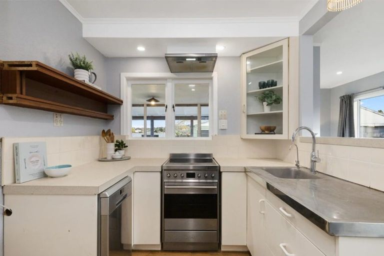 Photo of property in 18 Russell Avenue, Pukekohe, 2120