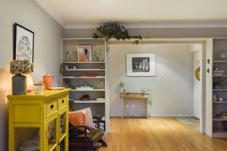 Photo of property in 24 Otakau Road, Milford, Auckland, 0620