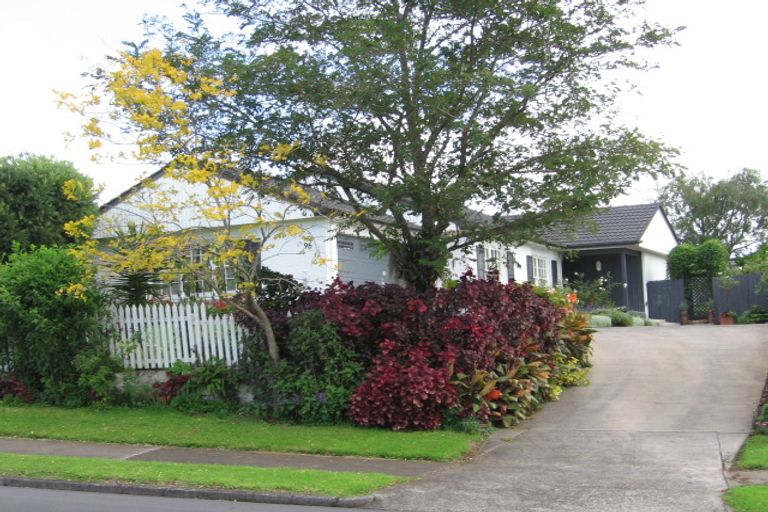 Photo of property in 96 Glenmore Road, Sunnyhills, Auckland, 2010