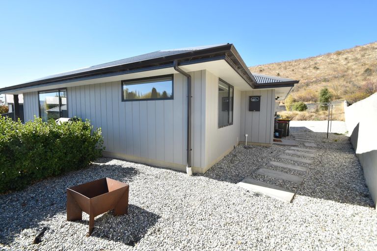 Photo of property in 13 Pinot Noir Court, Omarama, 9412