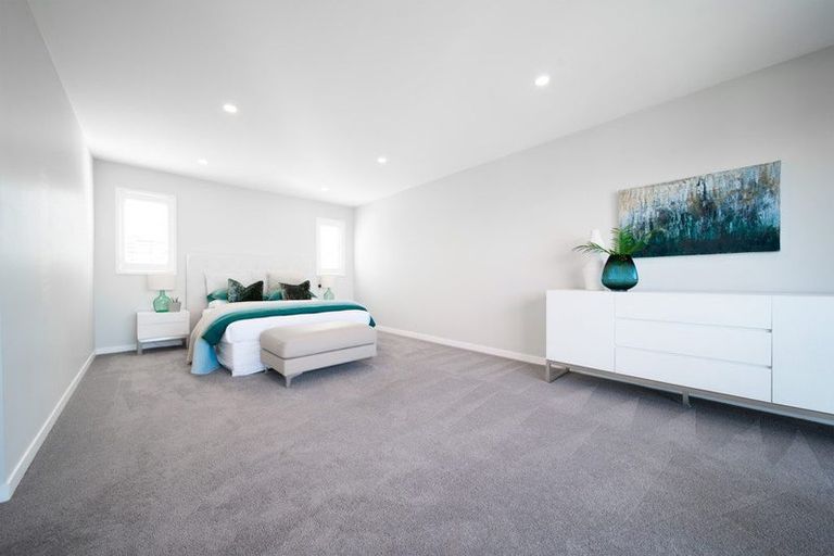 Photo of property in 2 Hanikura Street, Long Bay, Auckland, 0630