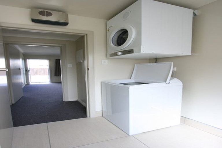 Photo of property in 214 Main South Road, Green Island, Dunedin, 9018