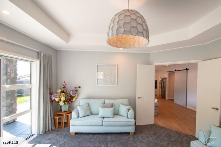 Photo of property in 52 Banks Boulevard, Whitby, Porirua, 5024