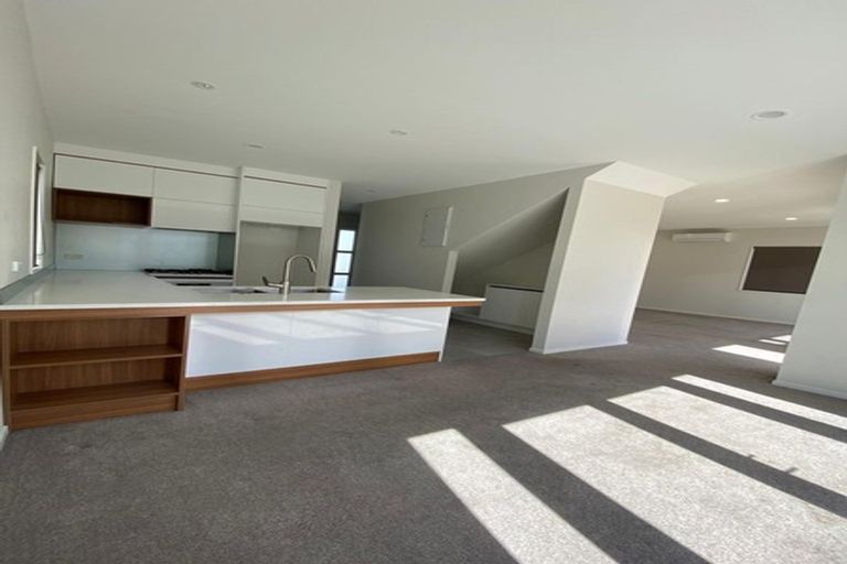 Photo of property in 26 Warbler Crescent, Papakura, 2110