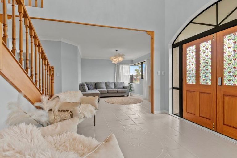 Photo of property in 41 Royal Oak Drive, Kelvin Grove, Palmerston North, 4414