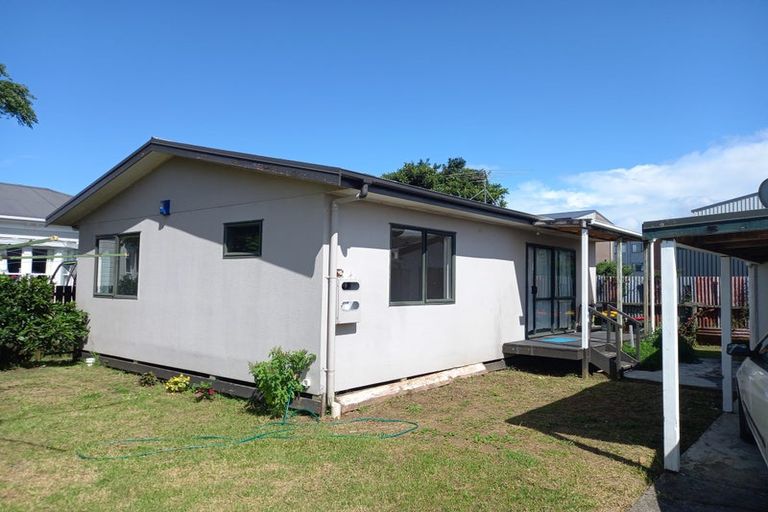 Photo of property in 8 Berkeley Road, Manurewa, Auckland, 2102