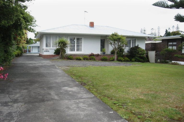 Photo of property in 4108 Great North Road, Glen Eden, Auckland, 0602