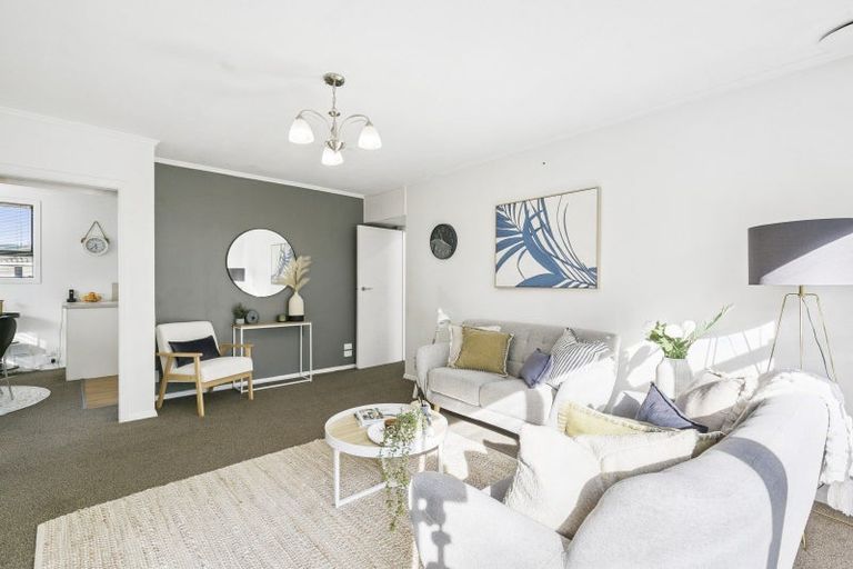 Photo of property in 11b Greer Crescent, Tawa, Wellington, 5028