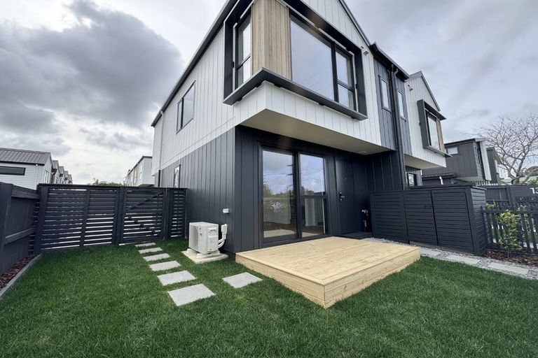Photo of property in 2/131 Lancaster Road, Beach Haven, Auckland, 0626