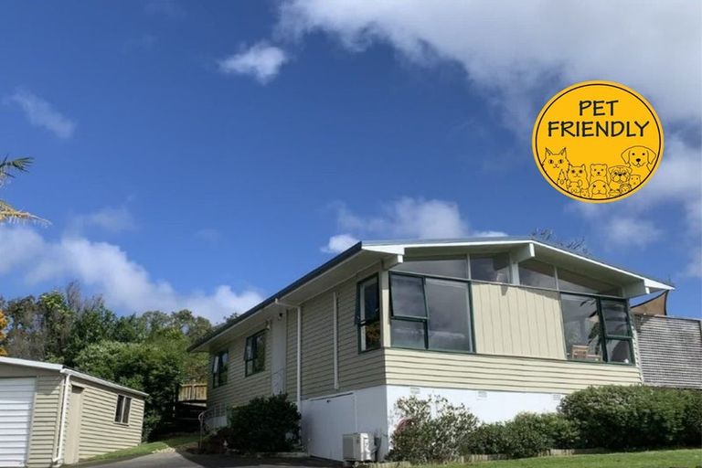 Photo of property in 36 Thornlow Street, Glendene, Auckland, 0602