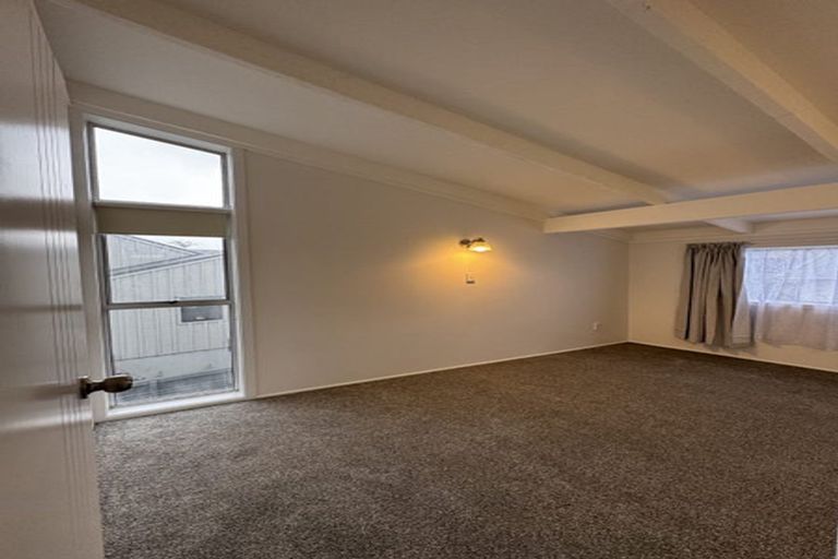 Photo of property in 1/3 Miraka Place, Birkenhead, Auckland, 0626