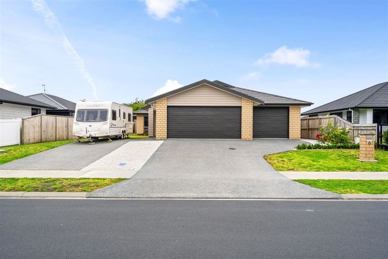 Photo of property in 6 Powhaitere Road, One Tree Point, 0118