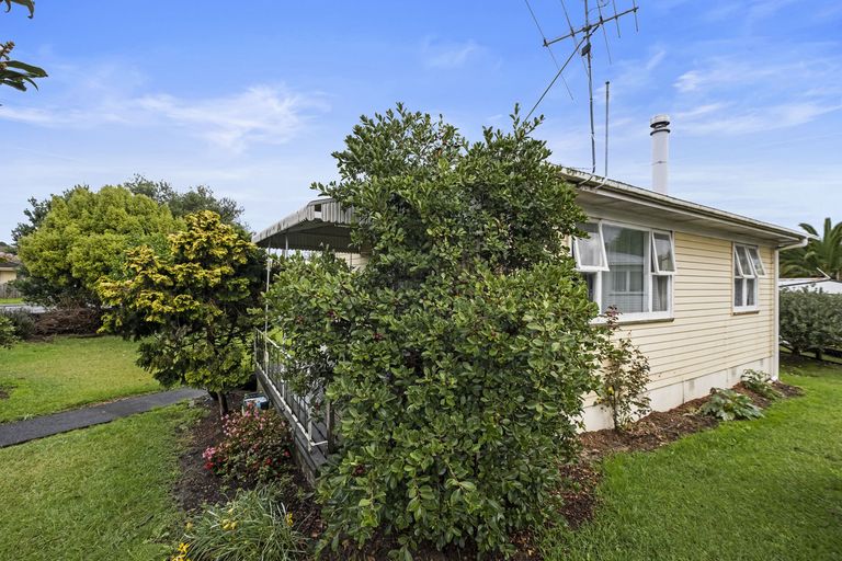 Photo of property in 2 President Avenue, Papakura, 2110