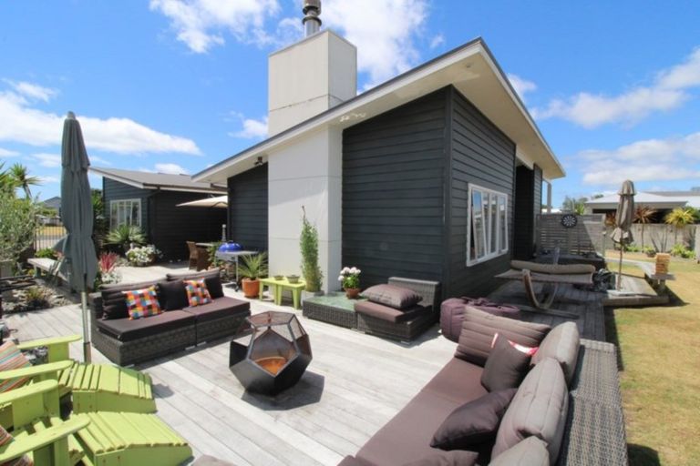 Photo of property in 128 Harbour Drive, Matarangi, Whitianga, 3592