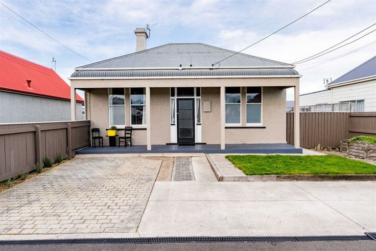 Photo of property in 73 Oxford Street, South Dunedin, Dunedin, 9012