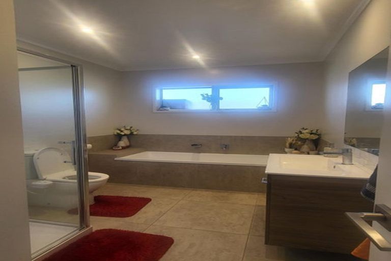 Photo of property in 10 Muirhill Place, Pokeno, 2402