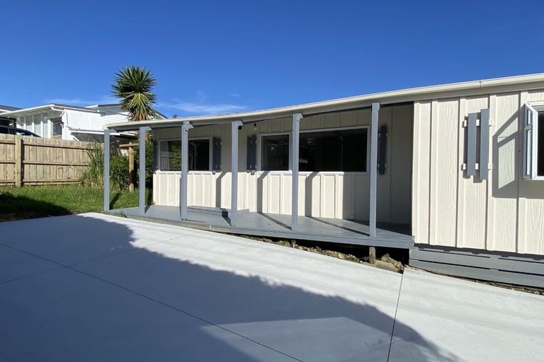 Photo of property in 1a Wiriana Place, Stanmore Bay, Whangaparaoa, 0932