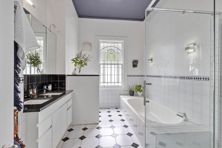 Photo of property in 20 Plunket Street, Kelburn, Wellington, 6012