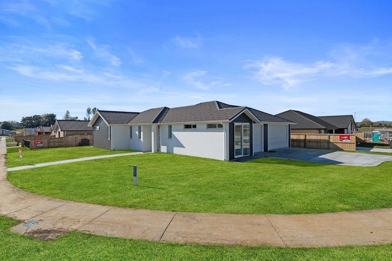 Photo of property in 18 Murray Ward Drive, Te Kauwhata, 3710