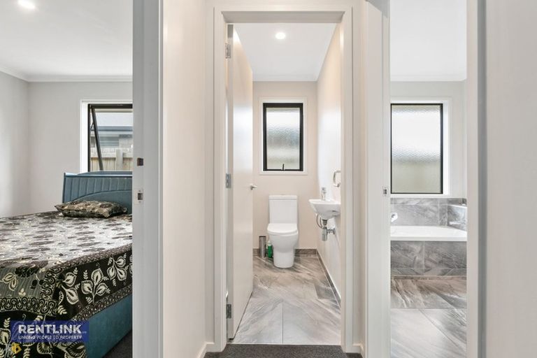 Photo of property in 11 Leet Crescent, Papamoa Beach, Papamoa, 3118