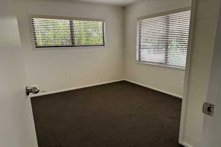 Photo of property in 17a Leaming Place, Clarks Beach, 2122