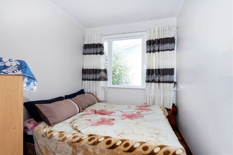 Photo of property in 2a Colin Street, Mangere, Auckland, 2022