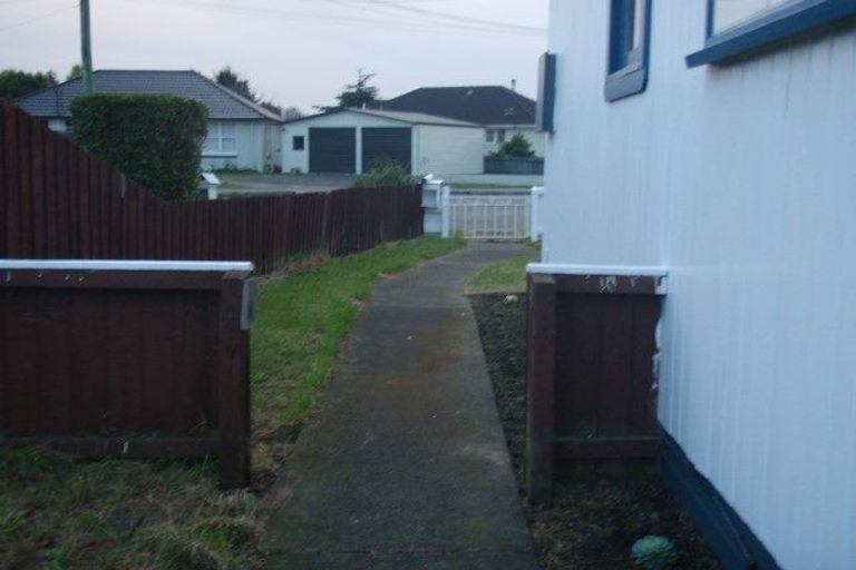 Photo of property in 11 Virgil Place, Northcote, Christchurch, 8052